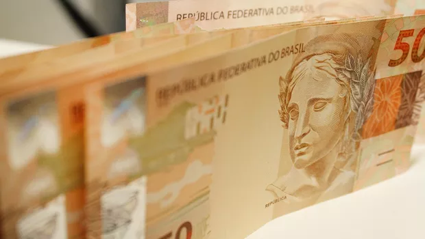 no mes passado, o governo central registrou deficit nominal de R$ 24,082 bilhoes