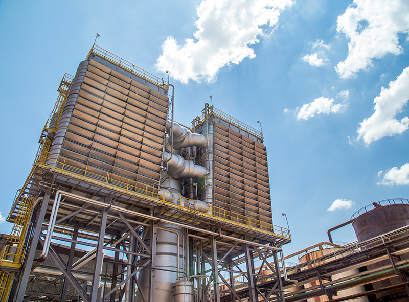 USINA CERRADÃO LTDA - Condensador Evaporativo con capacidad de 140.000 kg/h de vapor de agua.
